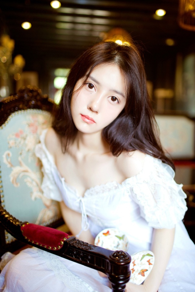 “呃~”